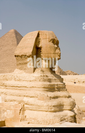 La sfinge e la piramide di Cheope, le Piramidi di Giza, Kairo, Egitto Foto Stock