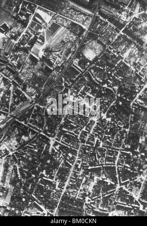La II guerra mondiale (1939-1945). Il bombardamento di Germania (novembre 1944). Foto Stock