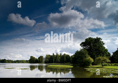 Woerlitzer parco e un lago Woerlitz, Woerlitz, Sassonia-Anhalt, Germania, Europa, patrimonio mondiale dell UNESCO Foto Stock