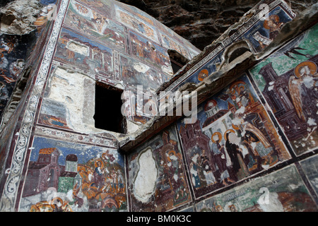 Viste della Sumela monastero o Meryem Ana (vergine) nel Zigana montagne, vicino a Trabzon in Turchia orientale. Foto Stock