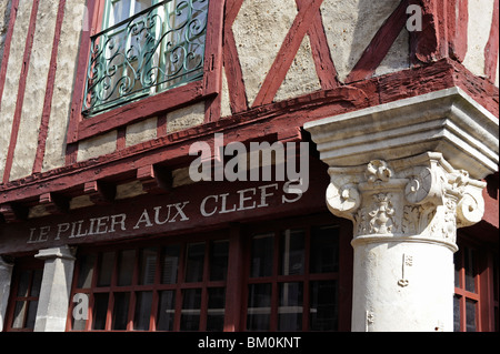 Le pilier aux clefs nella Grande Rue,Plantagenet Città Vecchia di Le Mans, Sarthe, Francia Foto Stock