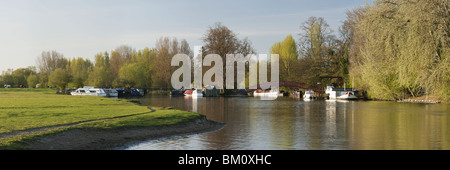 Bossom il cantiere sul Fiume Tamigi all'alba, Porta Prato, Oxford, Regno Unito Foto Stock