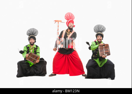 Bhangra la tradizionale danza folk dal Punjab in India del Nord Foto Stock