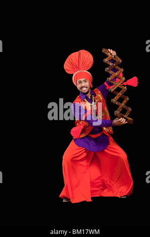 Bhangra la tradizionale danza folk dal Punjab in India del Nord Foto Stock