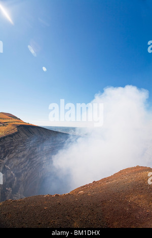 Il cratere di Santiago, Parco Nazionale Volcan Masaya, Masaya Nicaragua america centrale Foto Stock