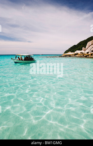 Gita in barca nelle isole Perhentian, Stato di Terengganu, Malaysia, Asia sud-orientale, Asia Foto Stock