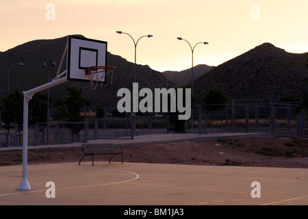 Campo da pallacanestro in Mallorca Spagna estate hoop Foto Stock