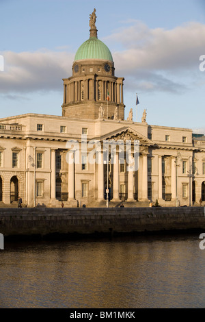 Custom House Quay, Dublin, Repubblica di Irlanda, Europa Foto Stock