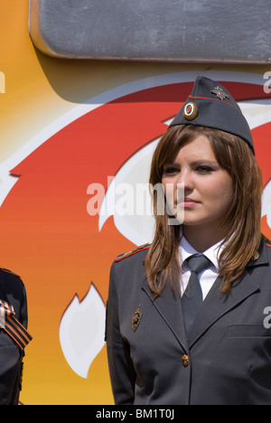 Bella russo funzionario di polizia Foto Stock