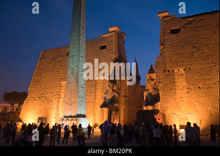 Tempio di Luxor, Luxor, Sito Patrimonio Mondiale dell'UNESCO, Tebe, Egitto, Africa Settentrionale, Africa Foto Stock