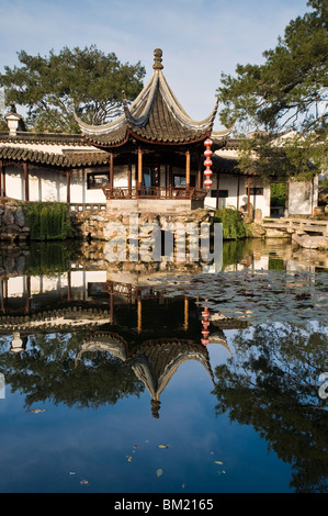 Il Master-di-Nets Giardino (Wangshi Yuan), il Sito Patrimonio Mondiale dell'UNESCO, Suzhou, Jiangsu, Cina Foto Stock