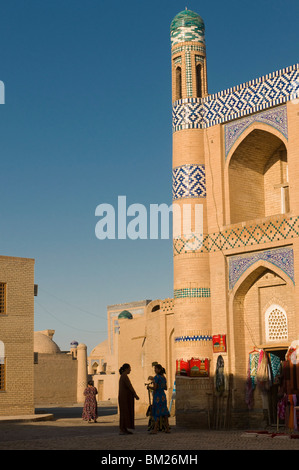 Le antiche rovine di Khiva, Sito Patrimonio Mondiale dell'UNESCO, Uzbekistan in Asia centrale Foto Stock