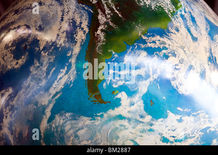 Dettaglio di un tempo del mondo globe, Aeroporto di Orly, Parigi, Francia Foto Stock