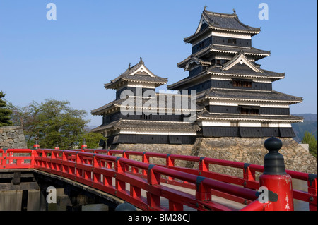 Il XVI secolo il Castello Matsumoto, principalmente costruzione originale e un tesoro nazionale del Giappone, Nagano, Giappone Foto Stock