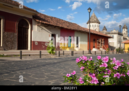 Calle La Calzada, Granada, Nicaragua Foto Stock