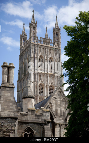 La torre della cattedrale dal nord-ovest, Gloucester, Gloucestershire, Regno Unito Foto Stock