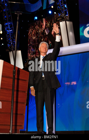 Bill Clinton onde ai delegati Foto Stock