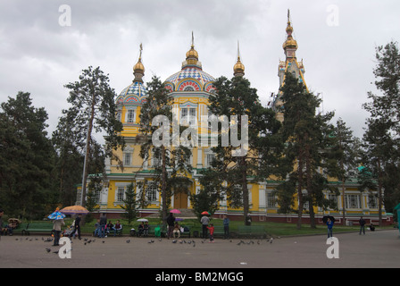 La magnifica Cattedrale della Santa Ascensione, Almaty, Kazakhstan Foto Stock