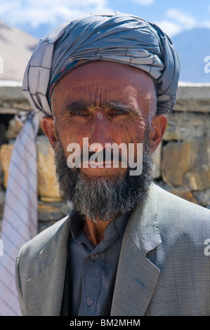 Ritratto di un Afgano uomo tagiko, Wakhan corridor, Ishkashim, sull'Afghanistan e Tagikistan confine Foto Stock