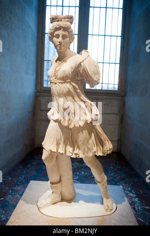 Facciata esposta, Statua di una dea greca, al Museo del Louvre, Parigi, Francia, antica statua femminile, civiltà arte Foto Stock