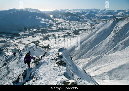 Sulla Hall ha caduto il crinale di monte Blencathra in inverno, Lake District, Cumbria, England, Regno Unito Foto Stock