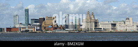 Vista panoramica del lungomare di Liverpool da Birkenhead. Foto Stock