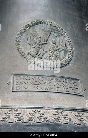 Campana medioevale (Zikmund) dalla cattedrale di San Vito, il castello di Praga Foto Stock