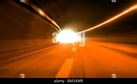 La luce alla fine del tunnel Foto Stock