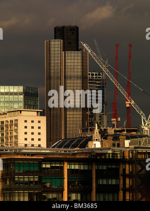 City of London Tower di costruzione 42, ( Shot su una Hasselblad H3DII-50, producendo un 140MB+ file Tiff se necessario) Foto Stock