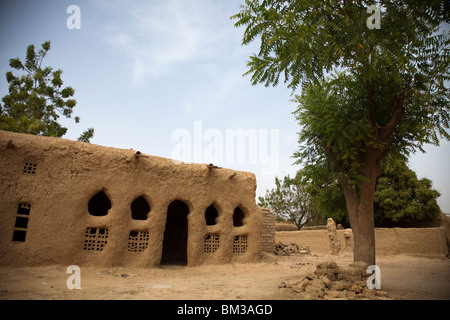 Tradizionale architettura del Mali nel villaggio di ceramiche di Kalabougou, vicino a Segou. Foto Stock