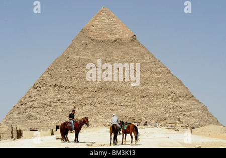 Piramidi di Giza, Necropoli di Giza confinanti con che cosa ora è El Giza, Cairo , Egitto Foto Stock