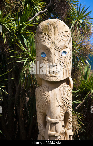 Un Maori figura scolpita in Victoria Square. Christchurch, Canterbury, Isola del Sud, Nuova Zelanda Foto Stock