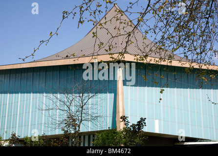 Ex edificio del Commonwealth Institute di Kensington vi attende la riqualificazione Foto Stock