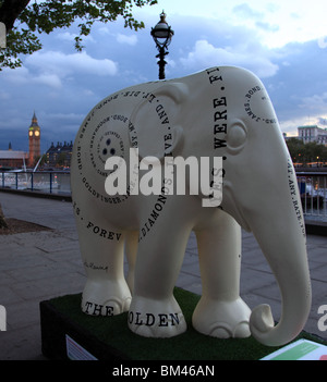 Elephant Parade Southbank, London, Regno Unito Foto Stock