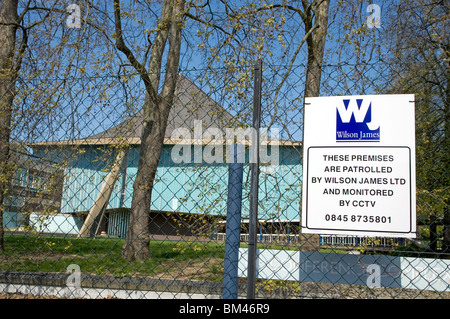 Ex edificio del Commonwealth Institute di Kensington vi attende la riqualificazione Foto Stock