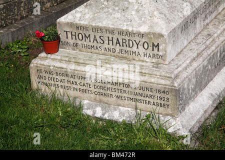 Tomba di Stinsford sagrato dove il cuore di Thomas Hardy fu sepolto. Le sue ceneri sono in Poet's Corner a Westminster Abbey Foto Stock