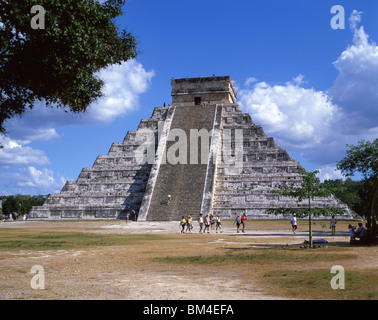 Tempio di Kukulkan, Chichen Itza, la penisola dello Yucatan, stato dello Yucatan, Messico Foto Stock