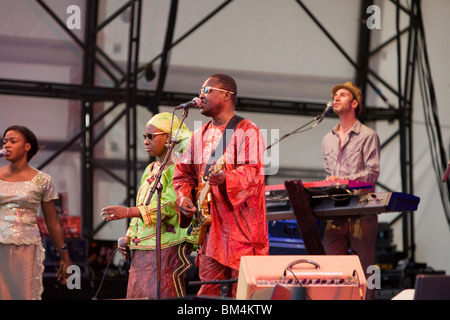 Amadou e Mariam performing live sul palco del Big Chill music festival nel mese di agosto 2009 Foto Stock