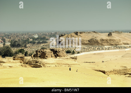 Giza Campo Centrale al Cairo, Egitto (Rock cut tombe, tomba di Khentkawes, cimitero Orientale, villaggio di Nazlet el-Samman) Foto Stock