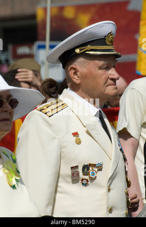 Il veterano russo della Grande Guerra Patriottica sulla strada di Mosca durante un celebrando la vittoria di giornata, il 9 ° maggio 2010. Mosca, Russia Foto Stock