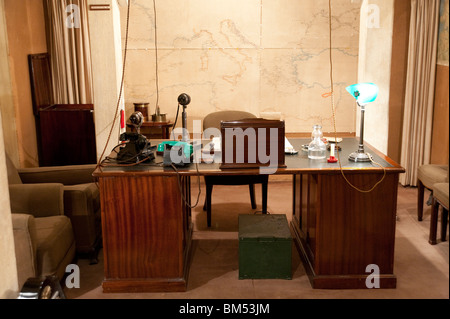 Churchill's office desk in The Churchill War Rooms Museum, London, England, Regno Unito Foto Stock