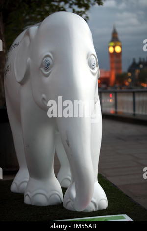 Elephant Parade Southbank, London, Regno Unito Foto Stock