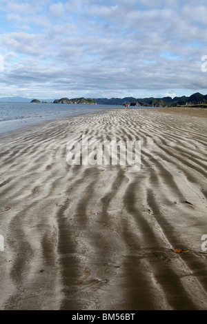 La spiaggia locale a Paniman Village, un gateway per le isole della penisola Caramoan, sud est Luzon, Filippine. Foto Stock