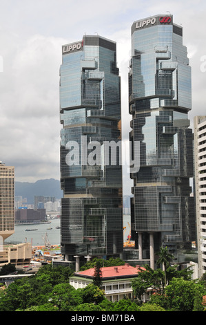 Flagstaff Teaware House Museum e Lippo torri, viste dall'alto pendii di Hong Kong Park, Hong Kong, Cina Foto Stock