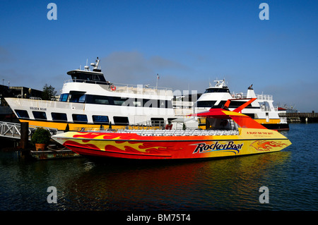 Speedboat al Fisherman's Wharf di San Francisco, California, Stati Uniti d'America. Foto Stock