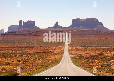 Il Monument Valley Navajo Tribal Park, Monument Valley, Utah, Stati Uniti d'America Foto Stock