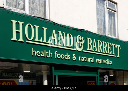 Un holland e barrett health food store in devon, Regno Unito Foto Stock