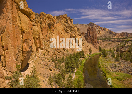 REDMOND, OREGON, Stati Uniti d'America - Crooked River in Smith Rock State Park. Foto Stock