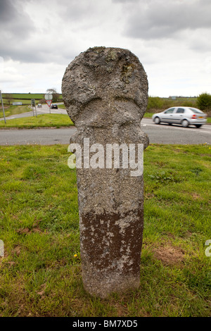 Regno Unito, Inghilterra, Cornwall, Launceston, Polyphant, antico in pietra Christan croce accanto a30 road Foto Stock