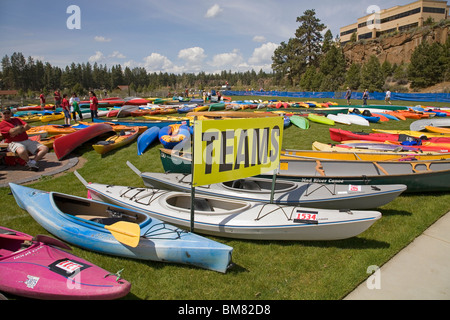 Il Pole-Pedal-paletta evento sportivo che si tiene ogni anno in curva, Oregon, attraggono migliaia di turisti provenienti da ogni parte degli USA Foto Stock